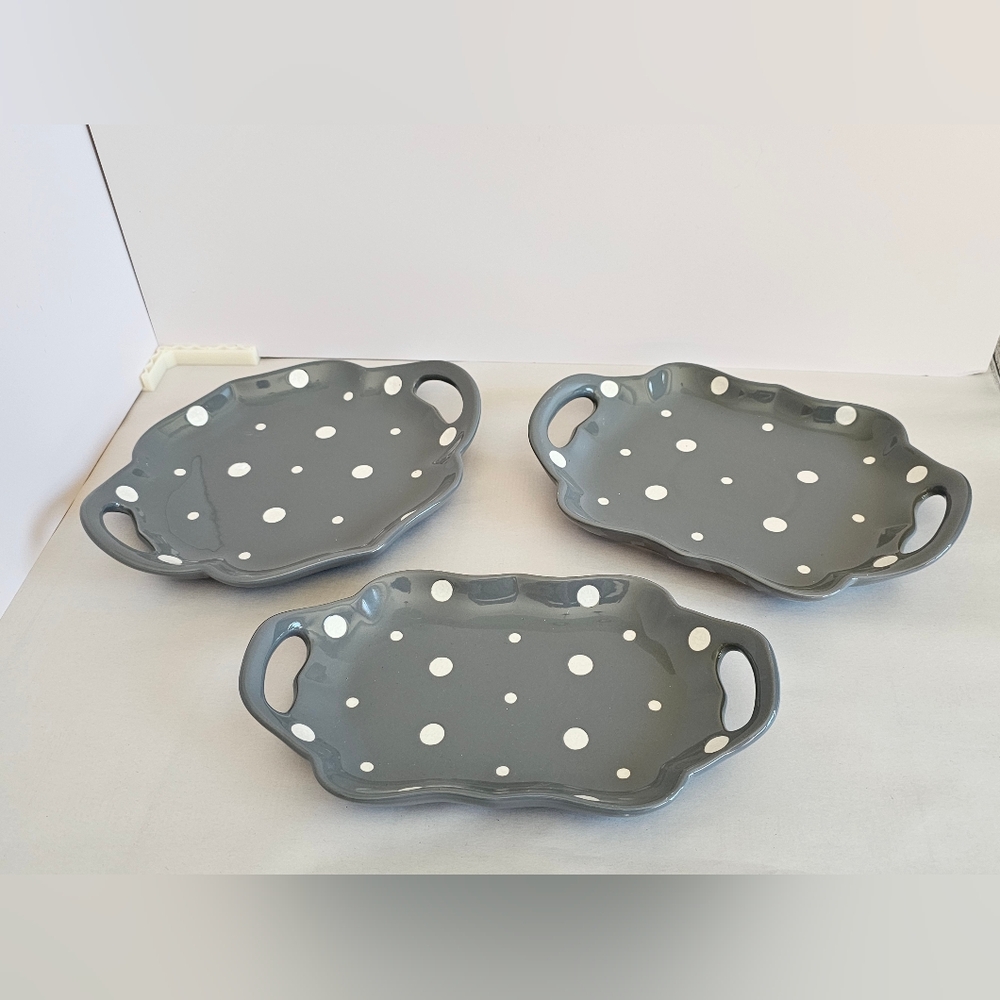 NWOT Temp-tations Polka Dot Set of (3) 10" Platters gray with white polka dots